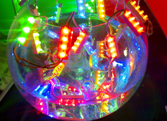 PS Design Kft.: Reklámipari alapanyagok, világítástechnikai komponensek, professzionális információs táblarendszer, dekoratív rögzítéstechnikai elemek, neonrekámok alapanyagainak forgalmazása.